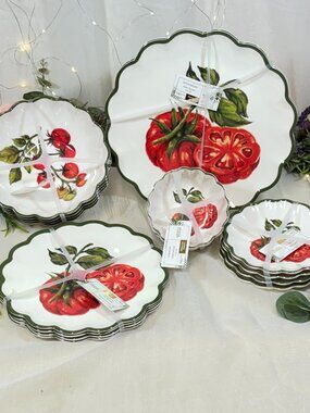 House & Garden Tomatoes Melamine 20 PC Dinnerware Dinner Salad Plates Bowls RARE